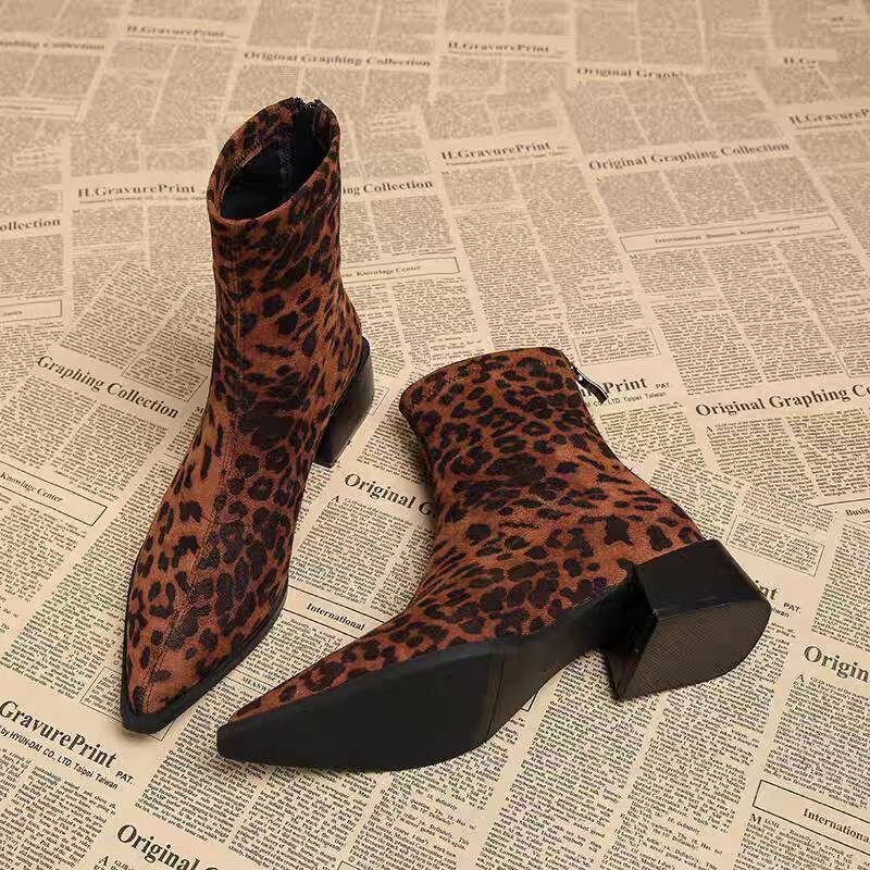 Vintage Fashion Fabrics - Sepatu Bot Wanita Hak Rendah Modern,